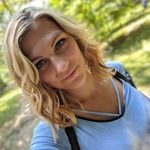 Meet your Posher, Amber